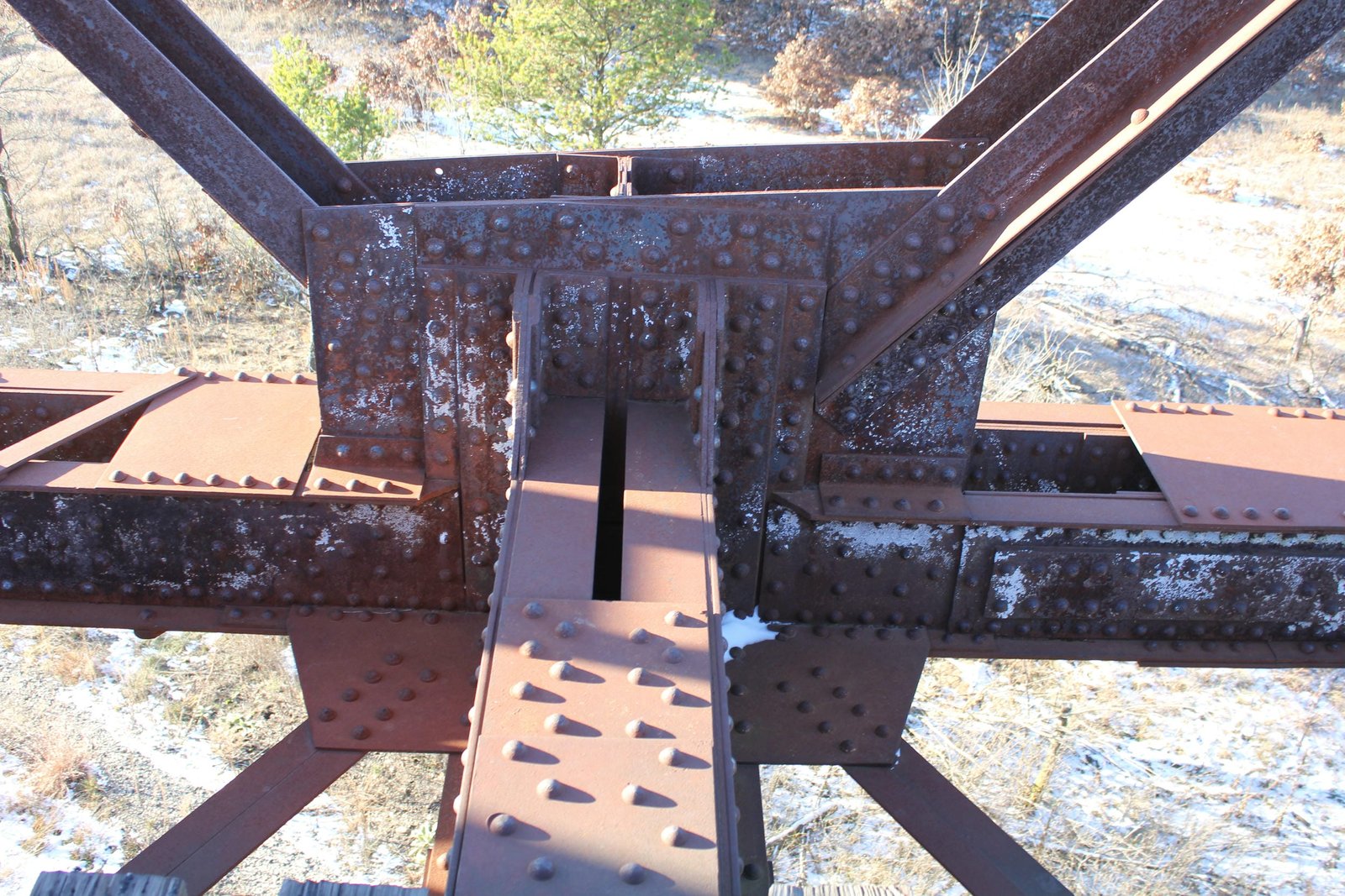 Lower connection